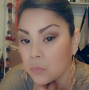 Meet your Posher, Myra